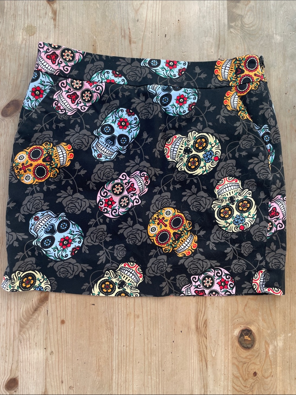 Loudmouth Sugar Skull Golf Skort Size 4 Day of the Dead with 4 Pockets